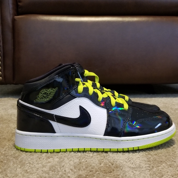 jordan 1 mid black cyber mystic green